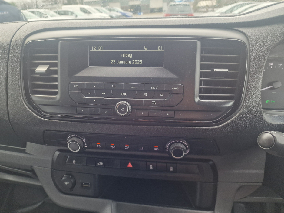 2022 Peugeot Expert - image 11