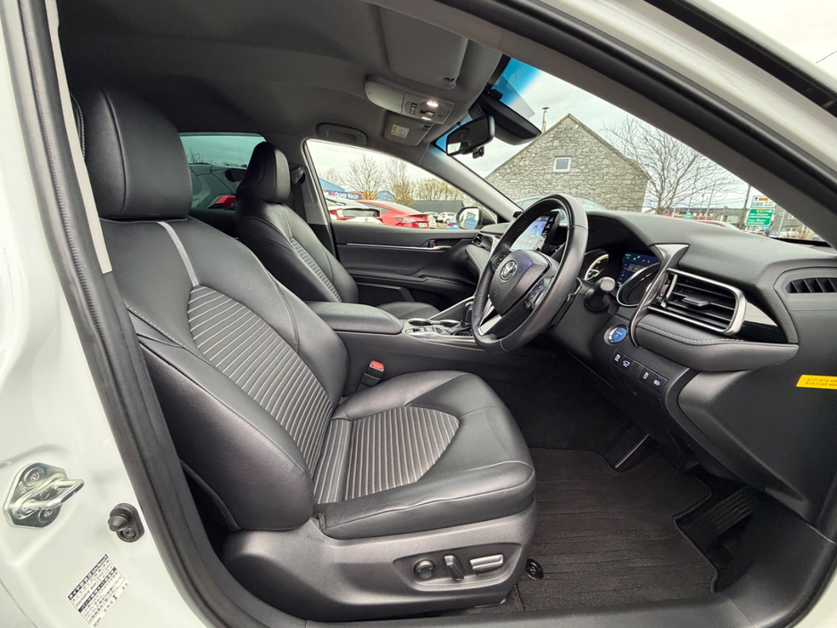 2023 Toyota Camry - image 6