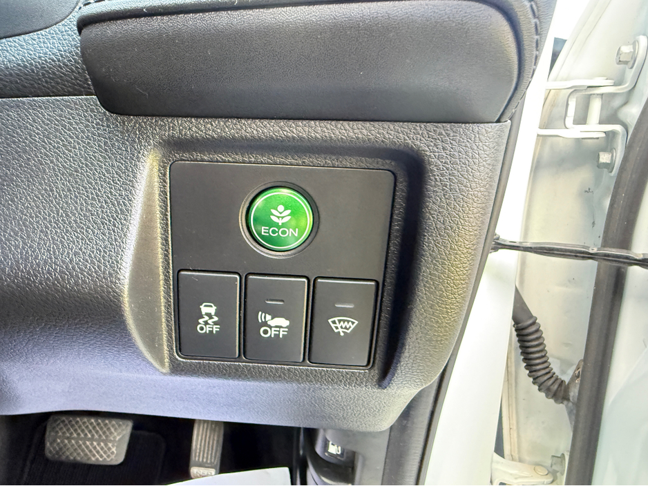 2015 Honda Vezel - image 24