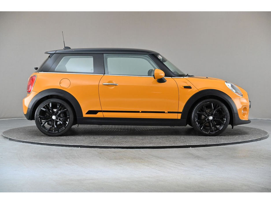 2015 MINI Hatch - image 11