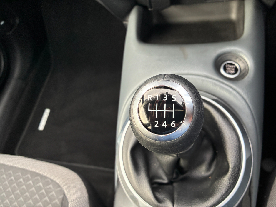 2021 Nissan Juke - image 20