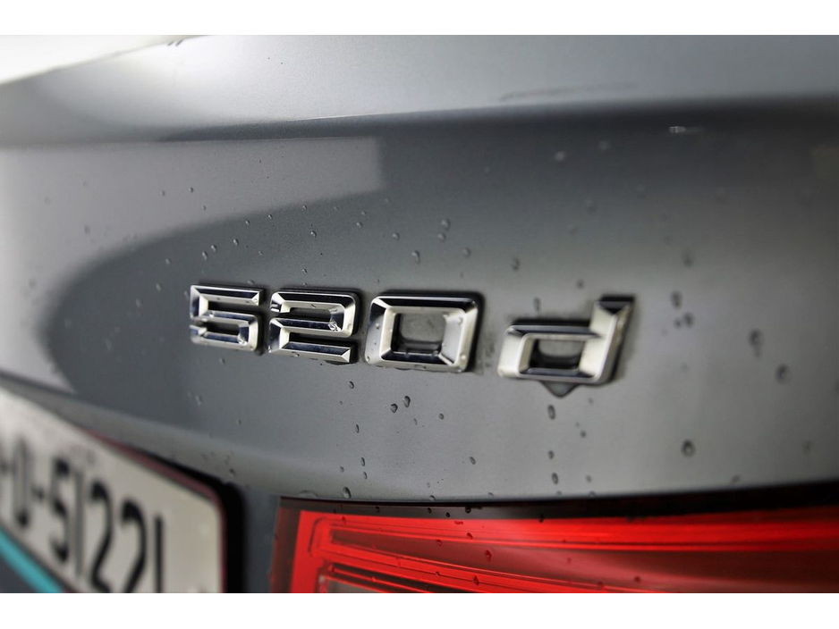 2018 BMW 5 Series - image 19