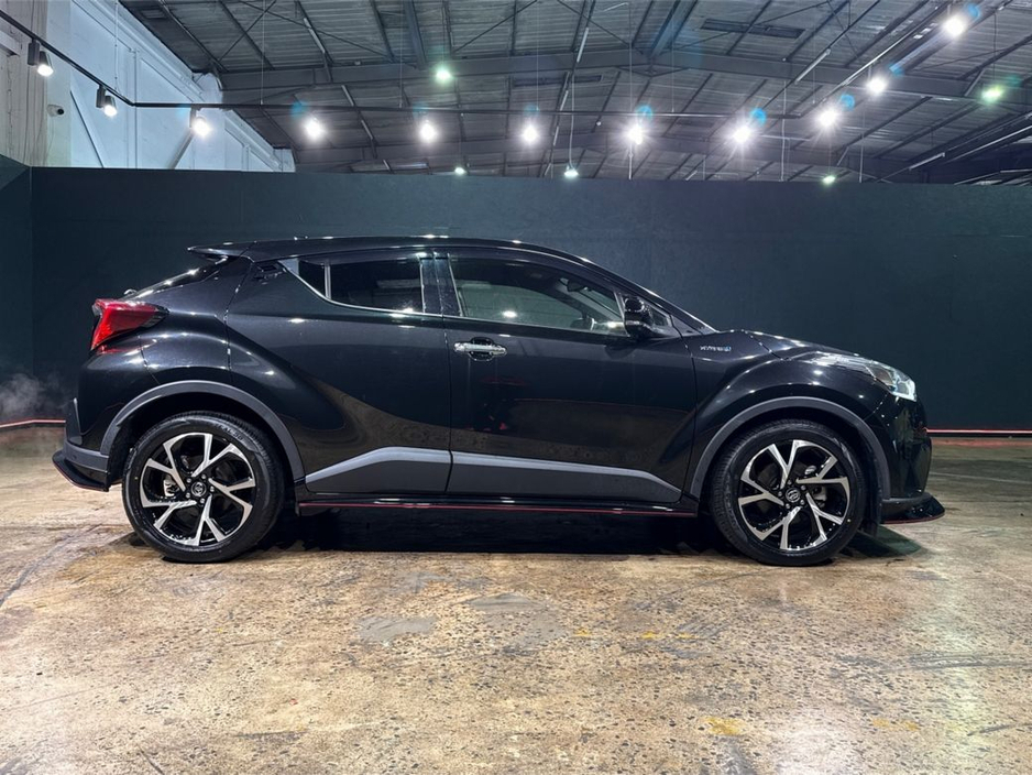 2019 Toyota C-HR G BRUNO MODE PACKAGE - HYBRID - PUSH BUTTON START - BLACK & BROWN HALF LEATHER - FRONT BODYKIT - REVERSE CAMERA - LEATHER STERRING WHEEL €21,950