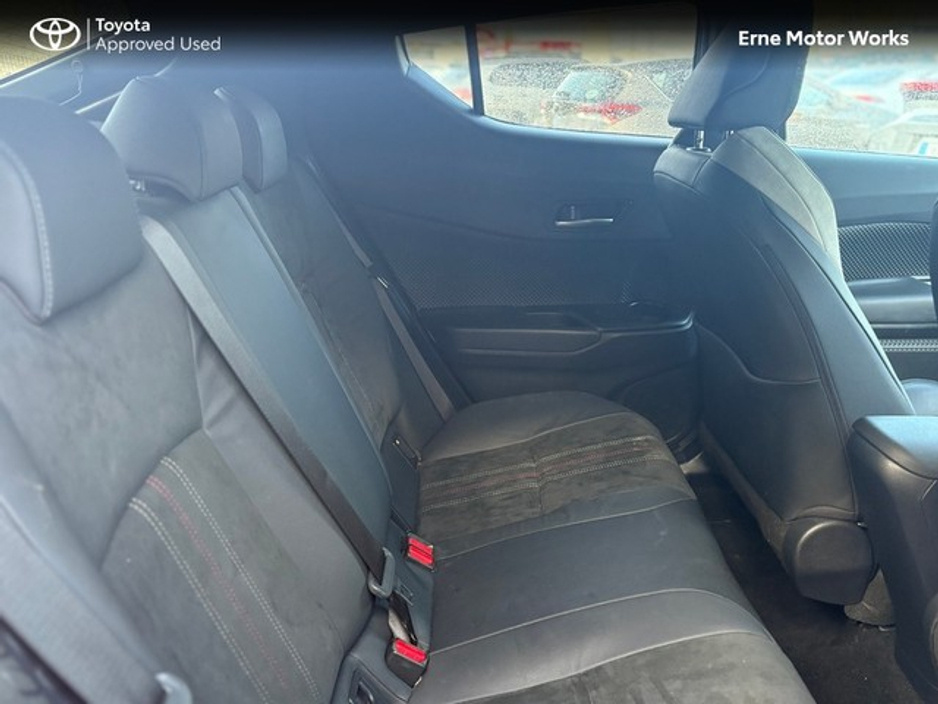 2023 Toyota C-HR C-HR 2.0 HYBRID GR SPORT €31,950