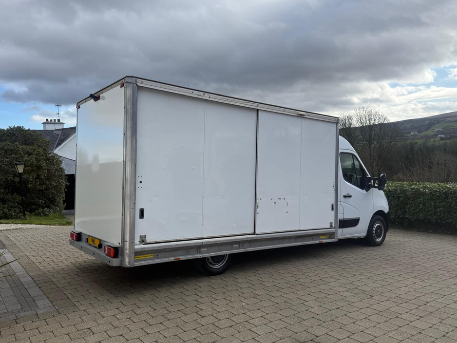 2020 Opel Movano - image 7