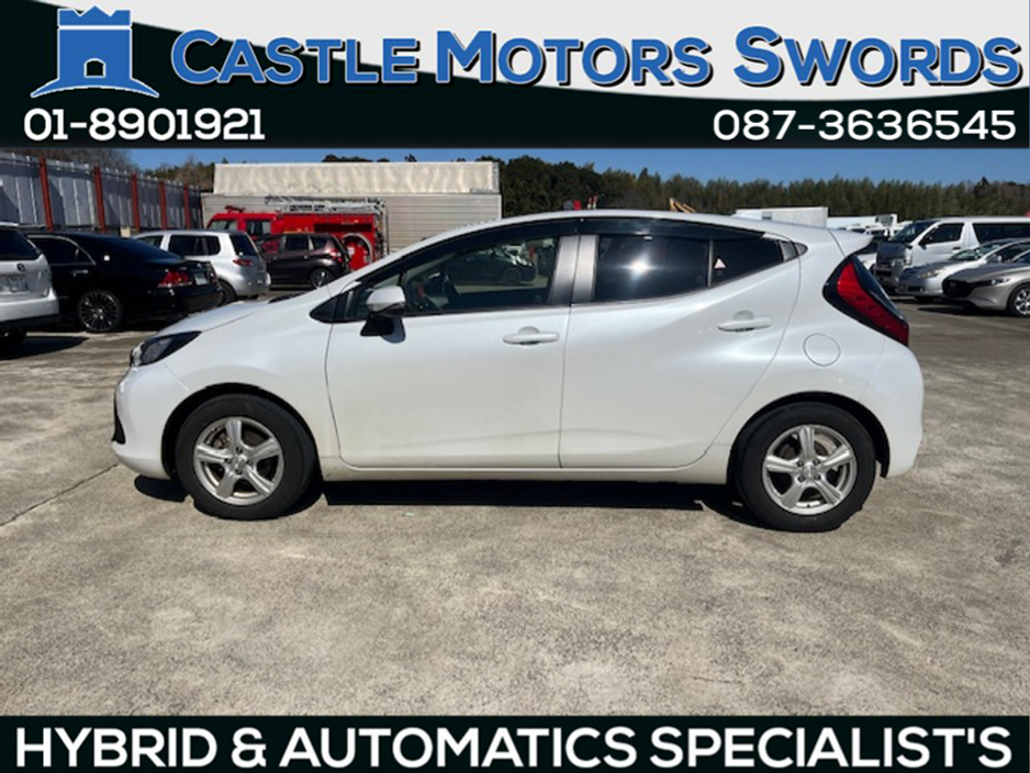 2023 Toyota Aqua - image 2