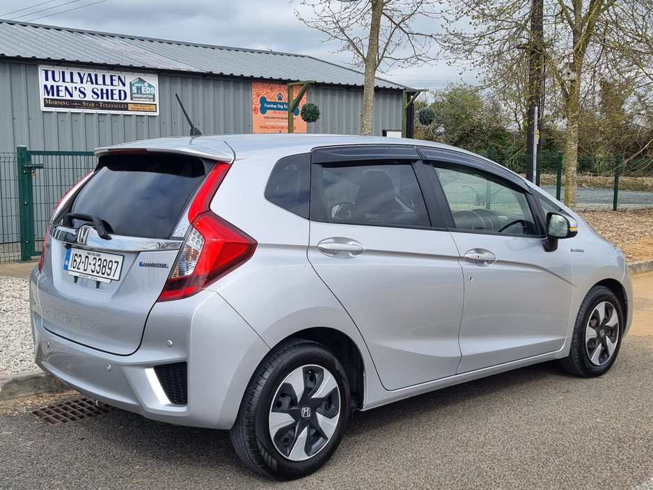 2016 Honda Fit - image 5