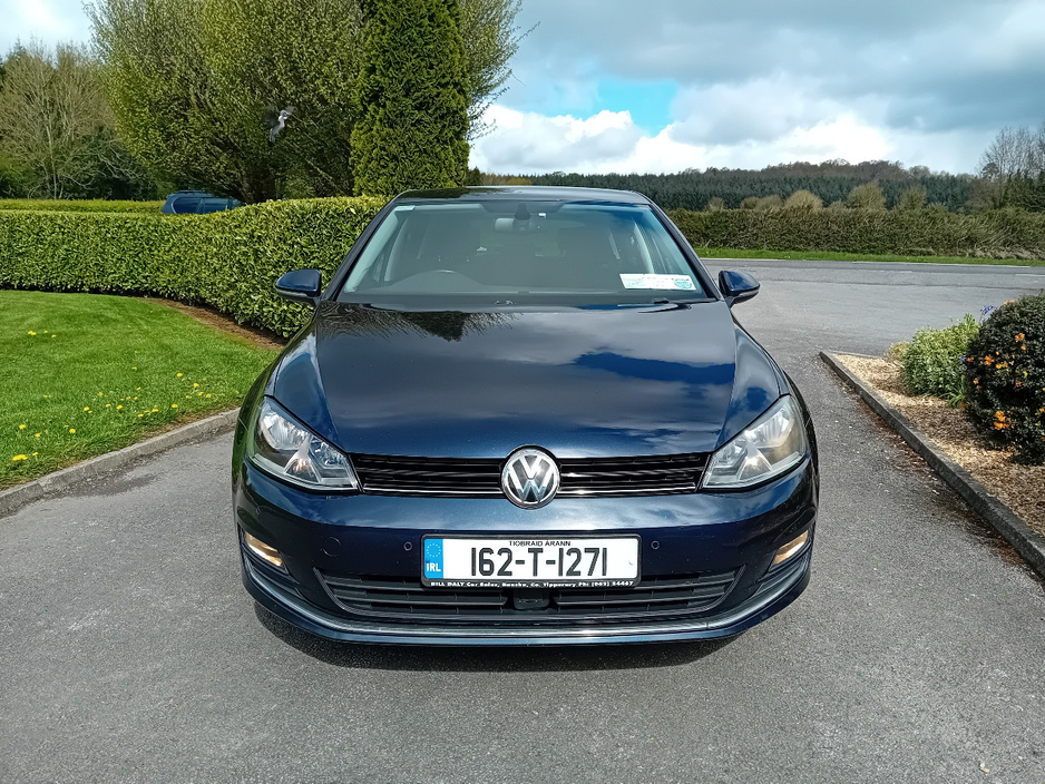 2016 Volkswagen Golf - image 2