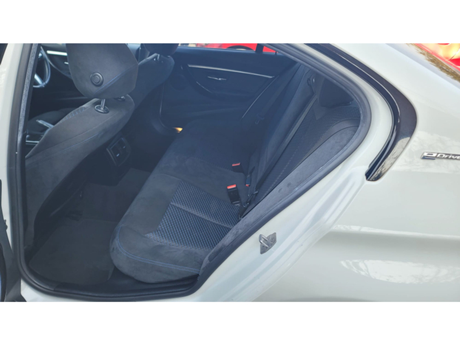 2018 BMW 3 Series - image 14