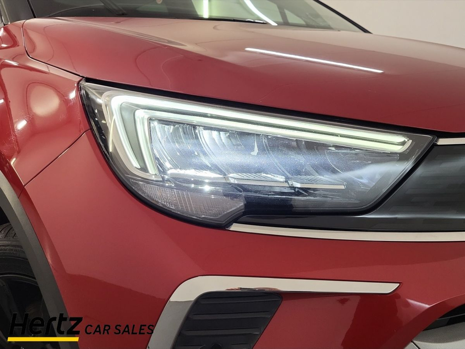 2022 Opel Crossland - image 7