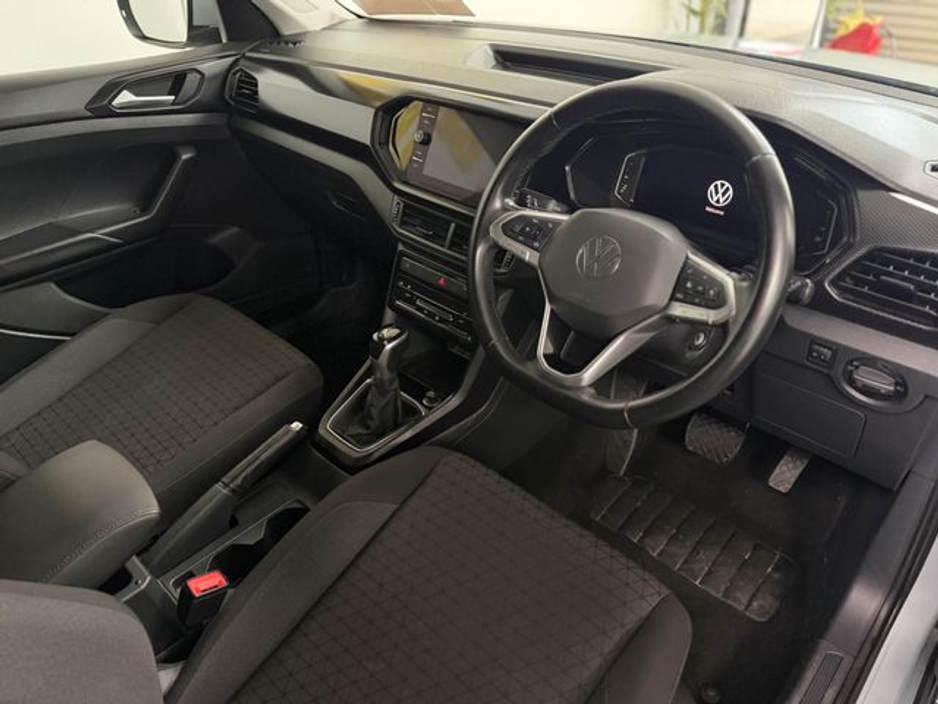 2023 Volkswagen T-Cross - image 7