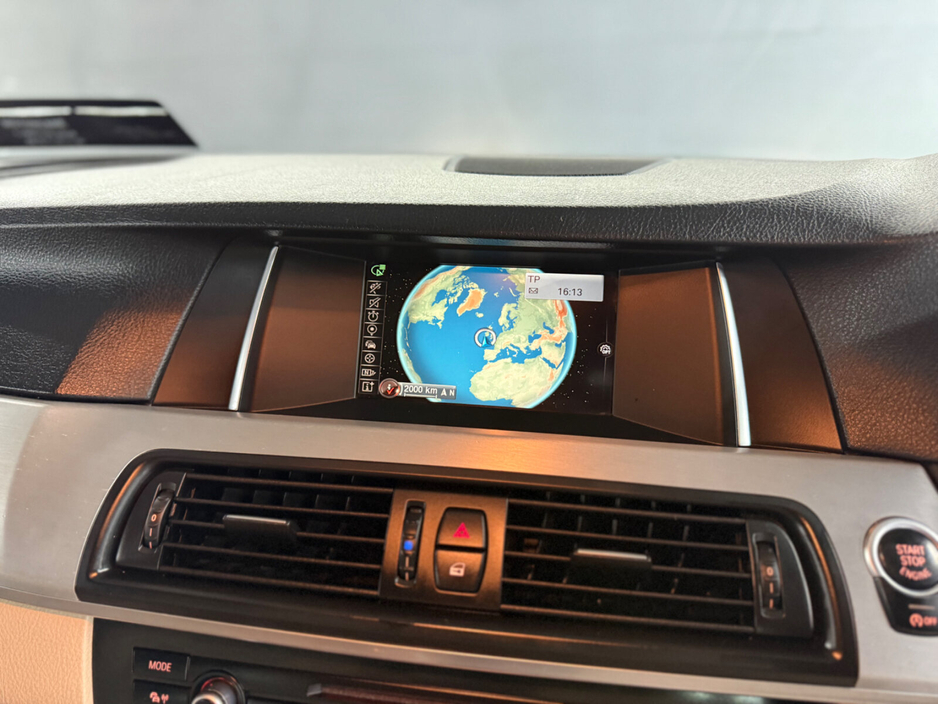 2015 BMW 5 Series - image 27