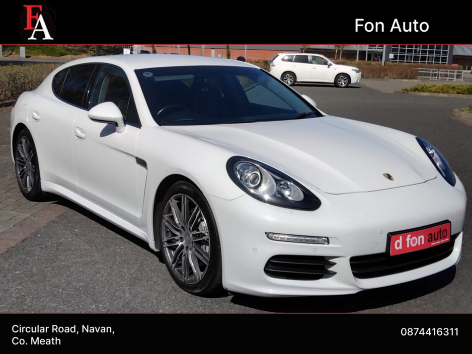2015 Porsche Panamera - image 9