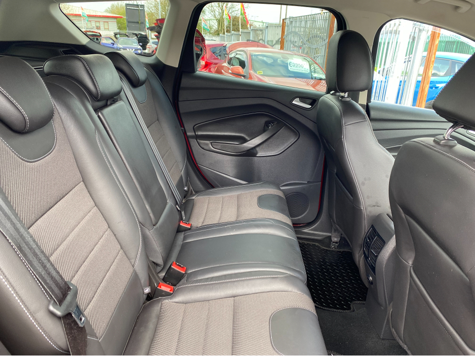 2016 Ford Kuga - image 11