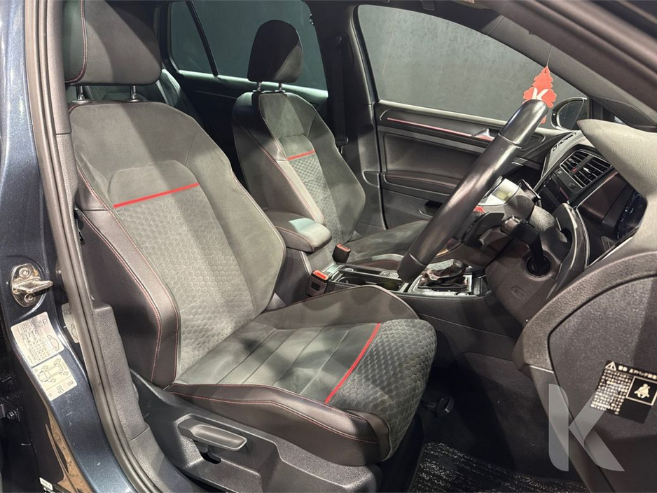 2019 Volkswagen Golf - image 19