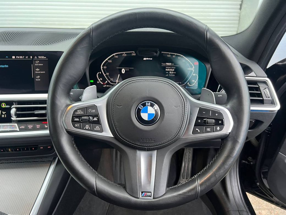 2020 BMW 3 Series 330e M-SPORT COMPETITION 2.0 HYBRID // 19" M-SPORT ALLOYS // LEATHER/SUEDE INTERIOR // DIGITAL CLUSTER €29,900