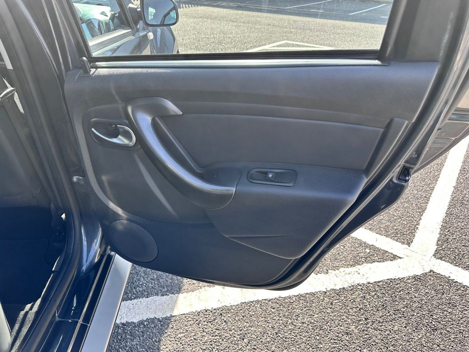 2017 Dacia Duster - image 14