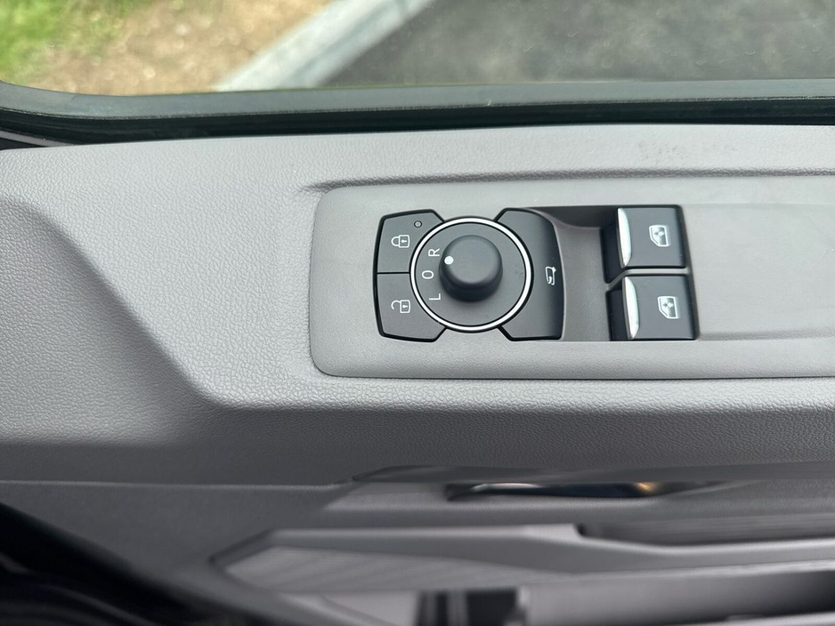 2025 Volkswagen Transporter  €42,475