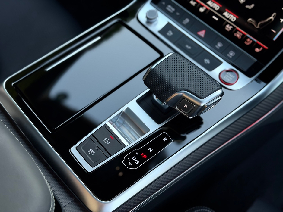 2026 Audi SQ7 - image 13