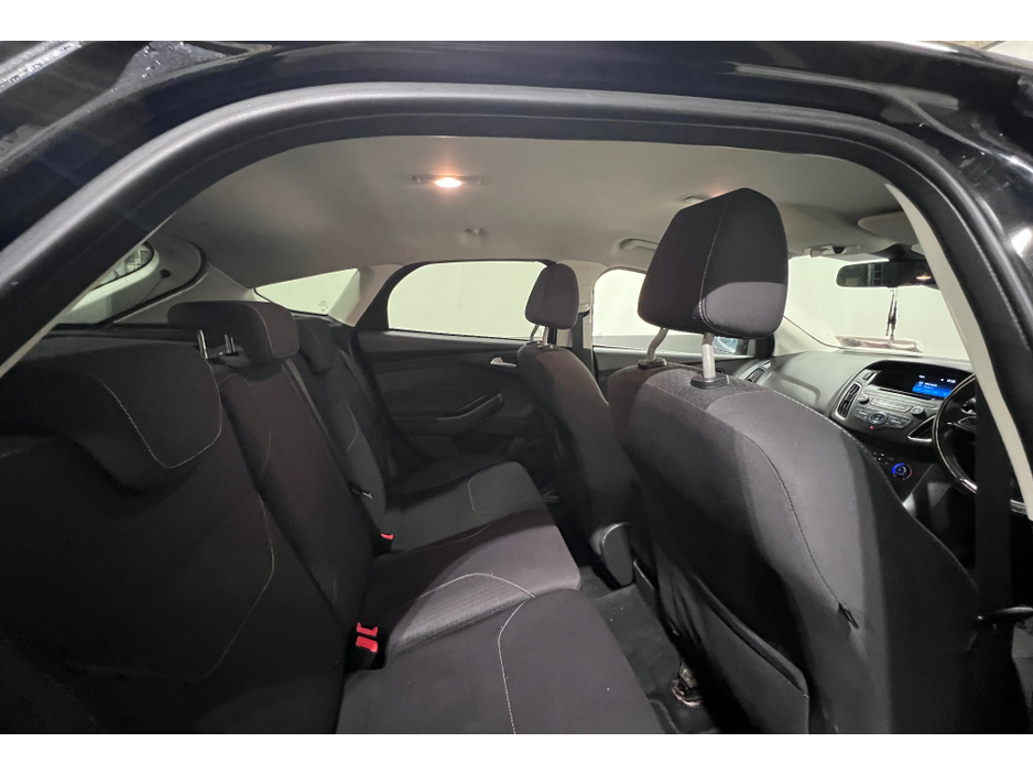 2015 Ford Focus 1.0 ECOBOOST ZETEC 125PS 5DR T €7,400