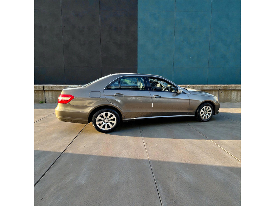2011 Mercedes-Benz E Class E 200 CDI BlueEfficiency Classic A/T R12 €5,888
