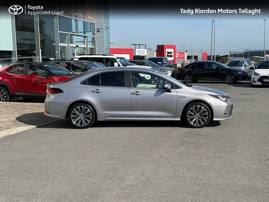 2021 Toyota Corolla - image 3