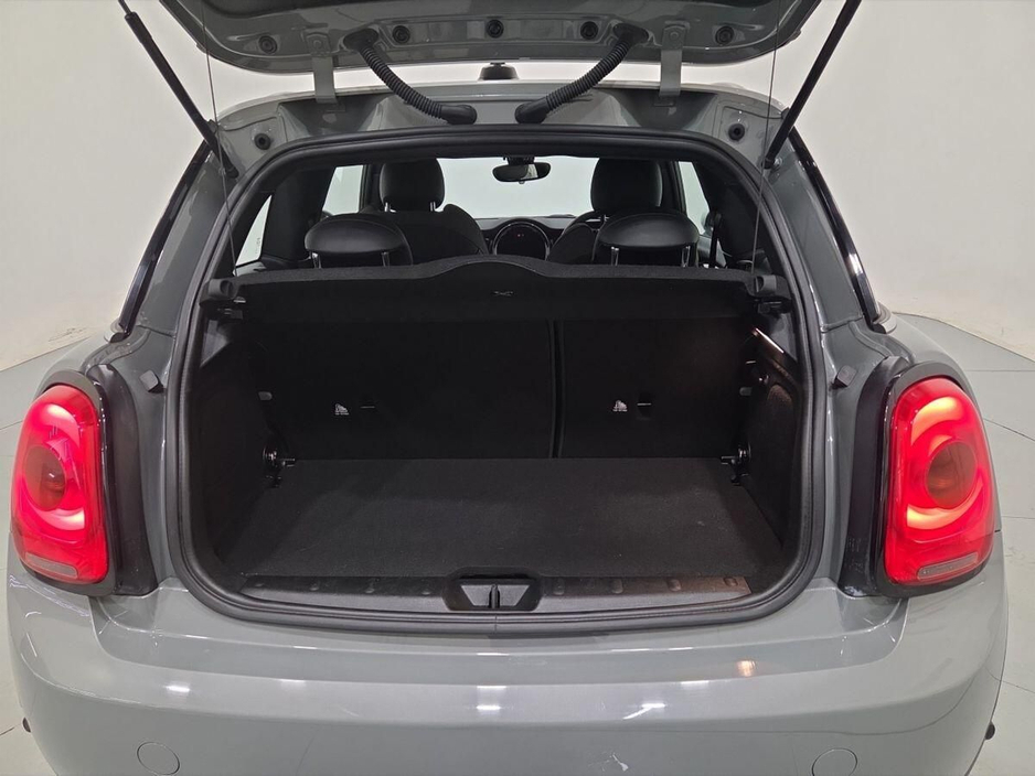 2022 MINI Hatch - image 13