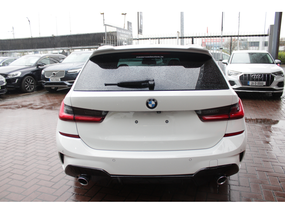 2020 BMW 3 Series - image 5