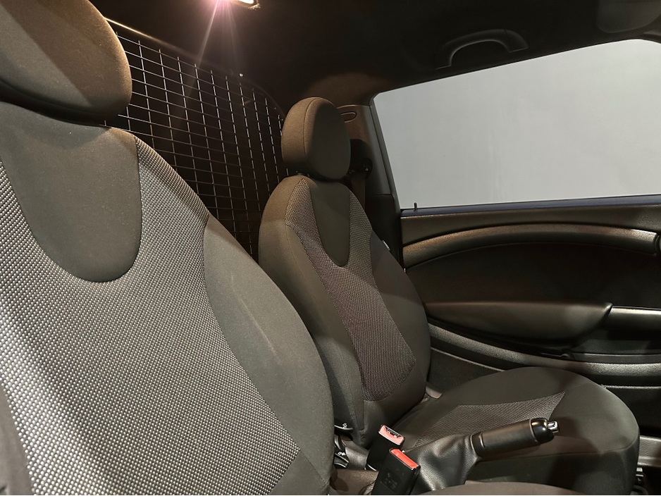 2013 MINI Clubman COOPER D CLUBMAN VAN 2.0