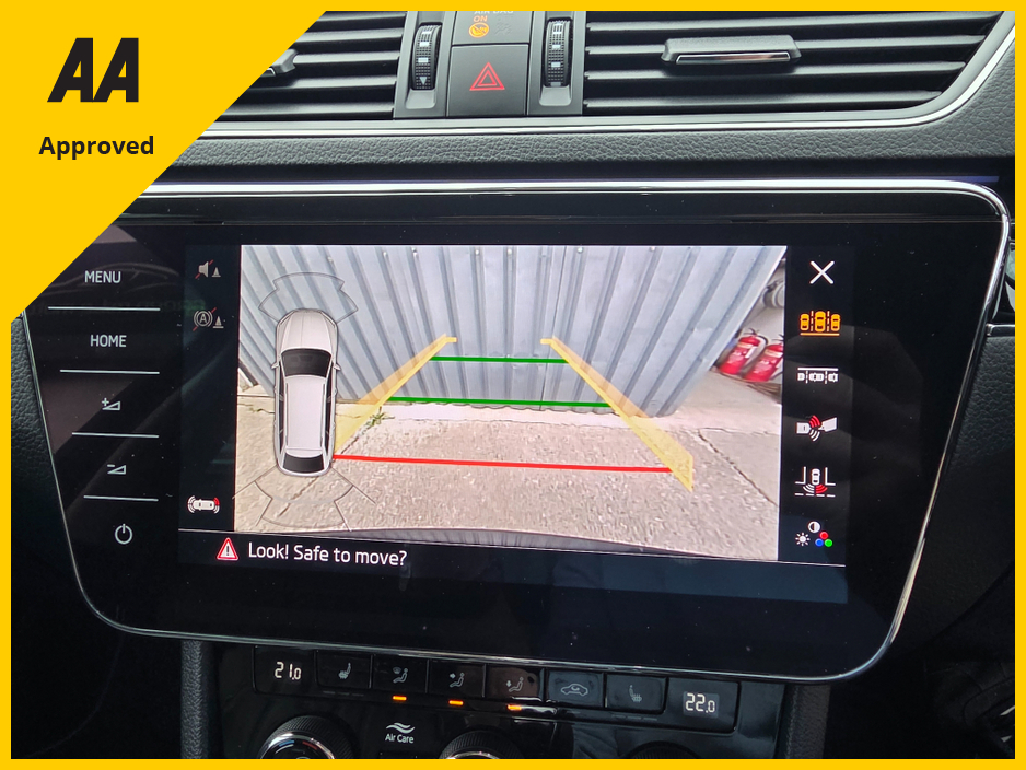 2022 Skoda Superb - image 24