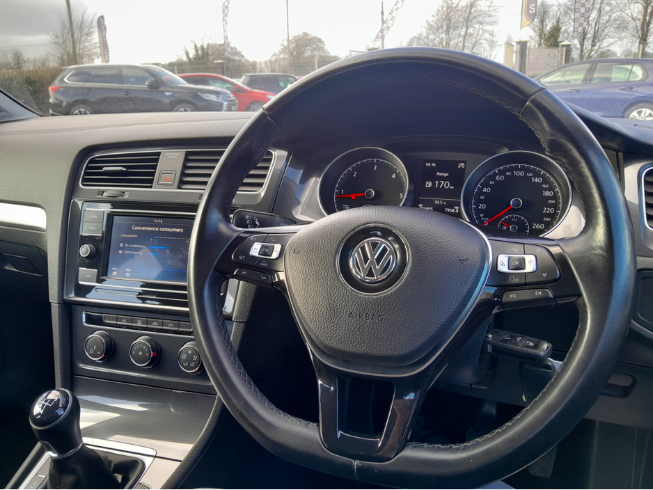 2018 Volkswagen Golf - image 27