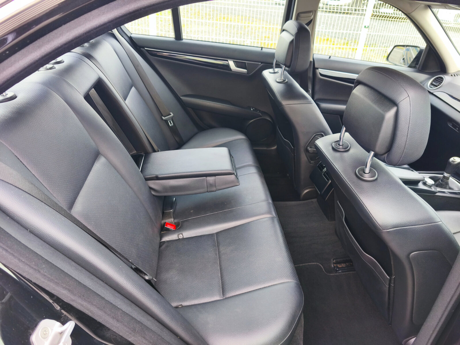 2013 Mercedes-Benz C Class - image 11