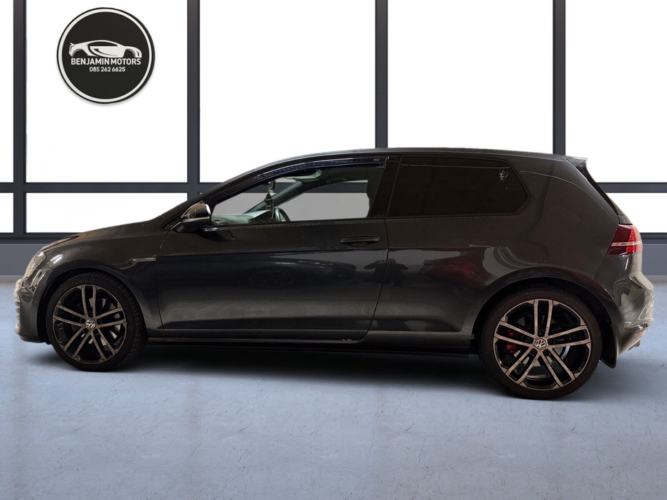 2014 Volkswagen Golf - image 8