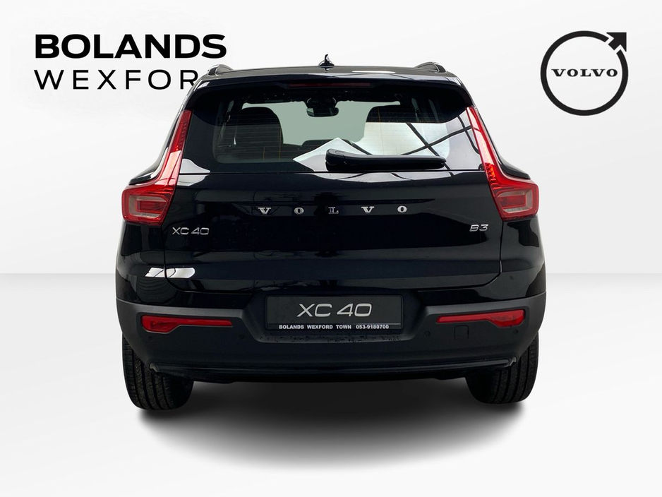 2026 Volvo XC40 - image 5