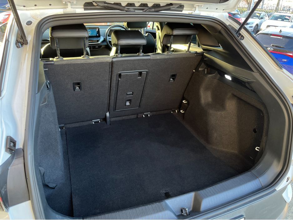 2022 Volkswagen ID.4 - image 8