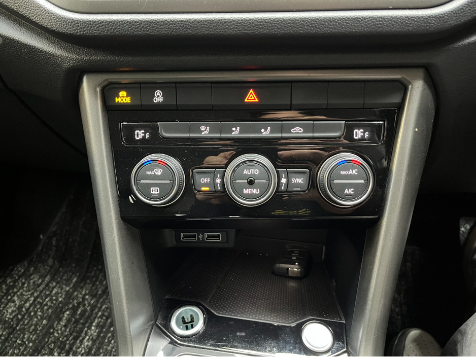 2020 Volkswagen T-Roc - image 19