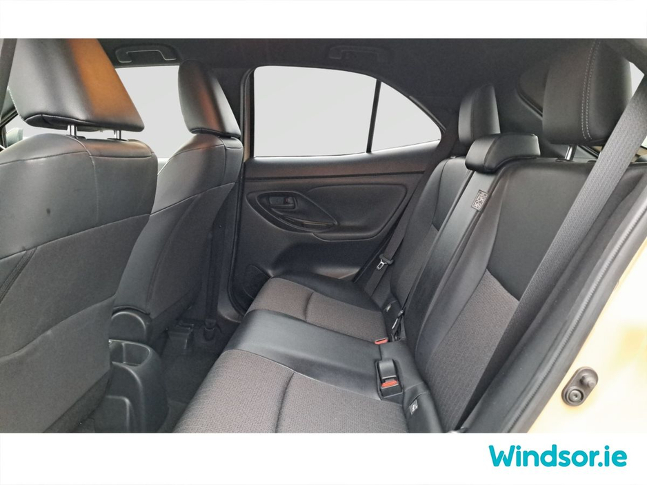 2023 Toyota Yaris Cross - image 8