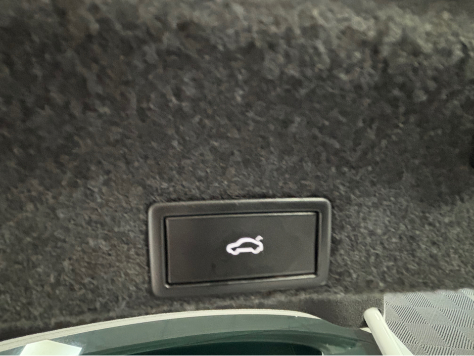 2016 Volkswagen Passat *VOLKSWAGEN PASSAT* *KEYLESS ENTRY* *REVERSE CAMERA* *PARKING SENSORS* *DIGITAL DASH* *2.0* *TRADE INS WELCOME* *FINANCE AVAILABLE*