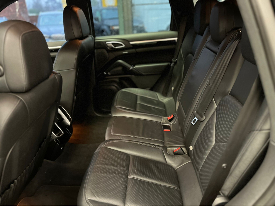 2014 Porsche Cayenne 3.0 D V6 PLATINUM EDITION €27,900