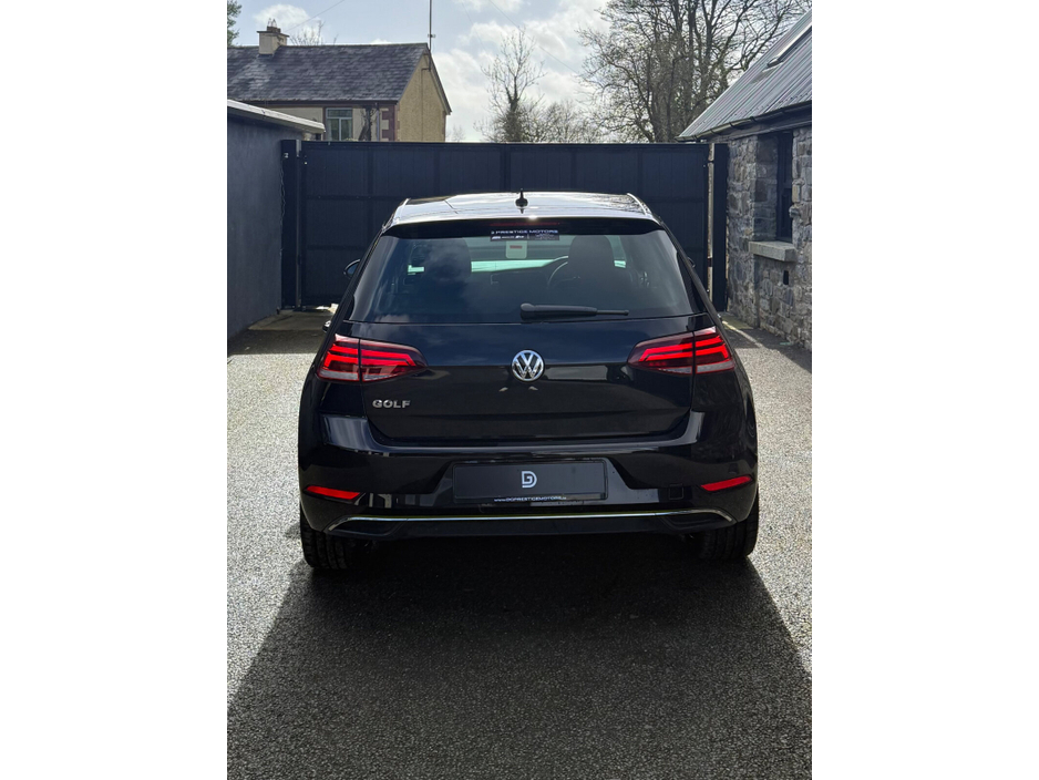 2018 Volkswagen Golf - image 5