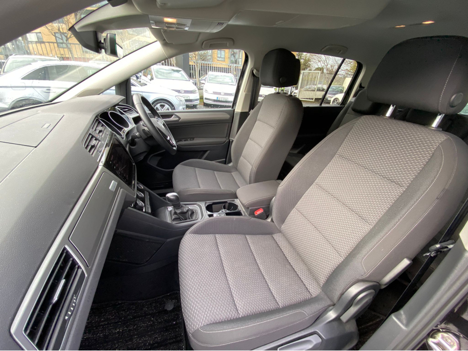 2020 Volkswagen Touran - image 9