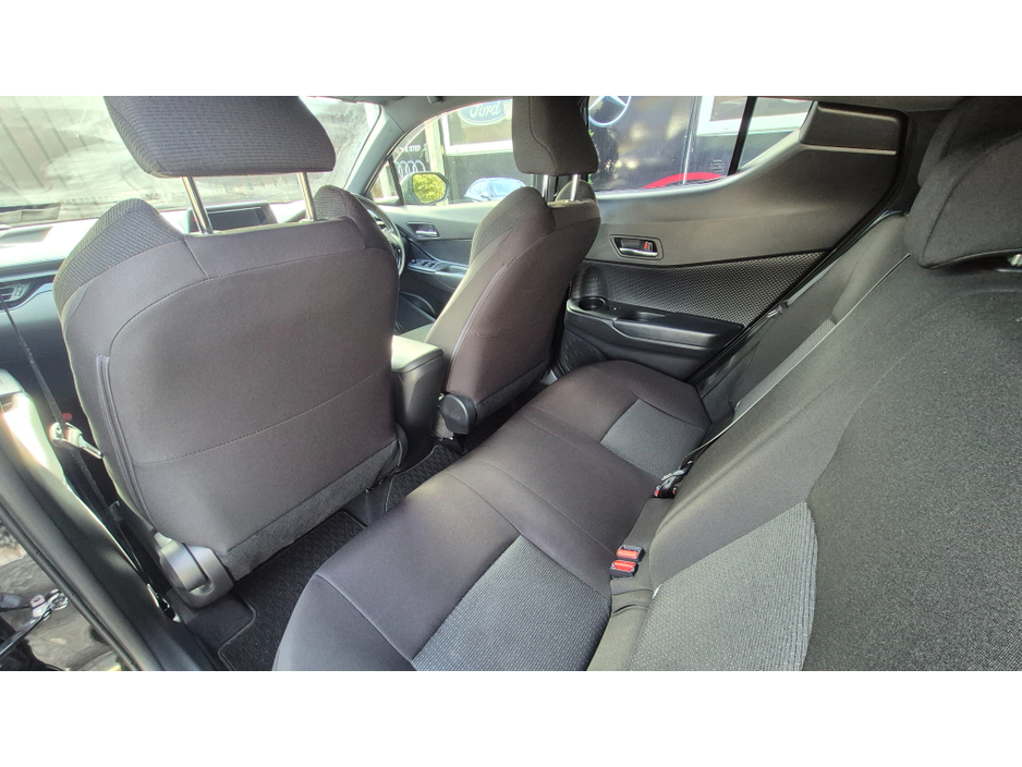 2019 Toyota C-HR - image 9