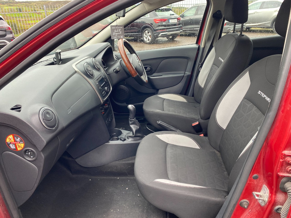 2017 Dacia Sandero - image 11