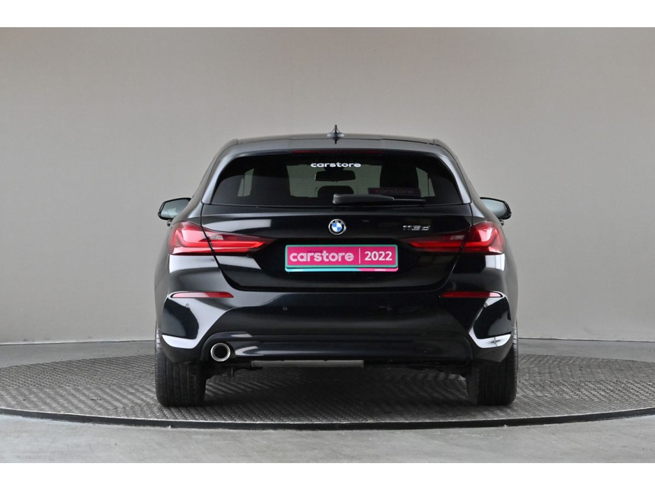 2022 BMW 1 Series - image 13