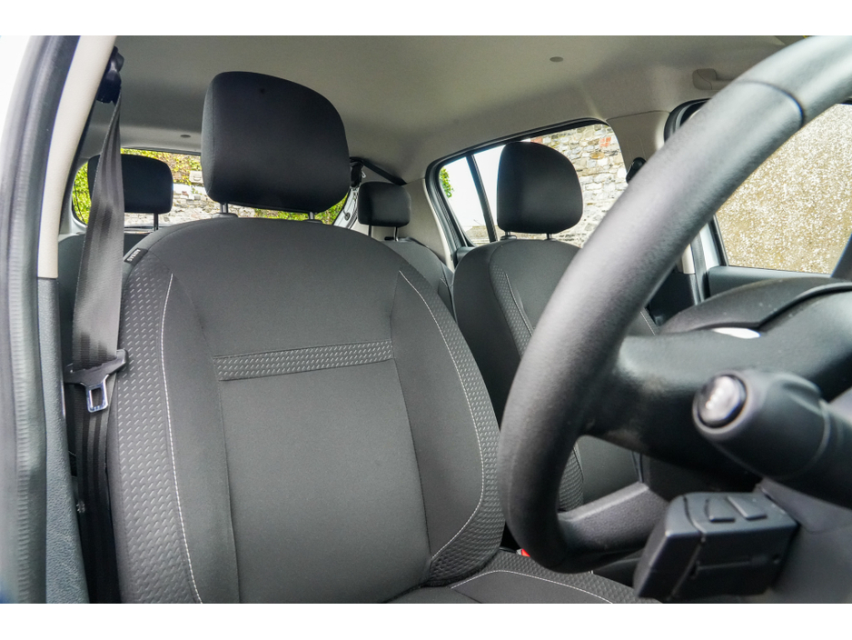 2018 Dacia Sandero - image 13