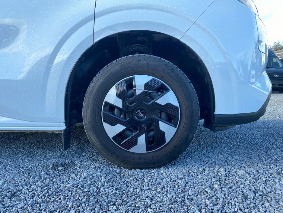 2025 Ford Transit Custom 2.5 Crewcab PHEV Automatic €42,500