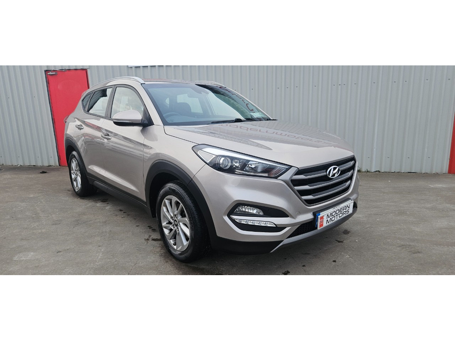 2015 Hyundai Tucson - image 2