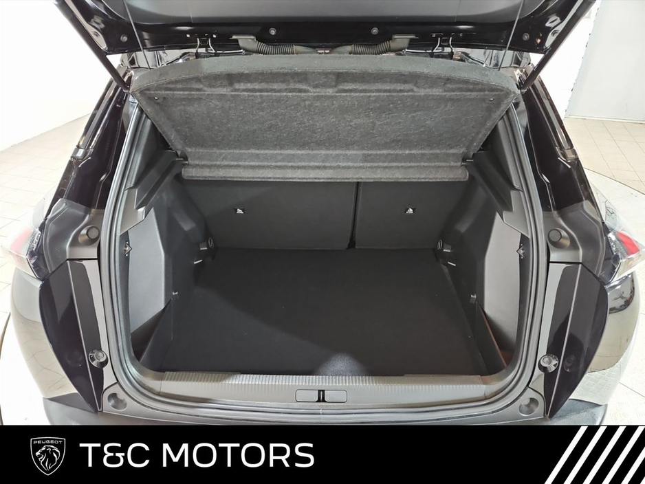 2023 Peugeot 2008 Automatic - Heated Seats - Reversing Camera & Sensors, 18" Diamond Cut Alloy Wheels, Cruise Control, Apple Car Play/Android Auto €27,995