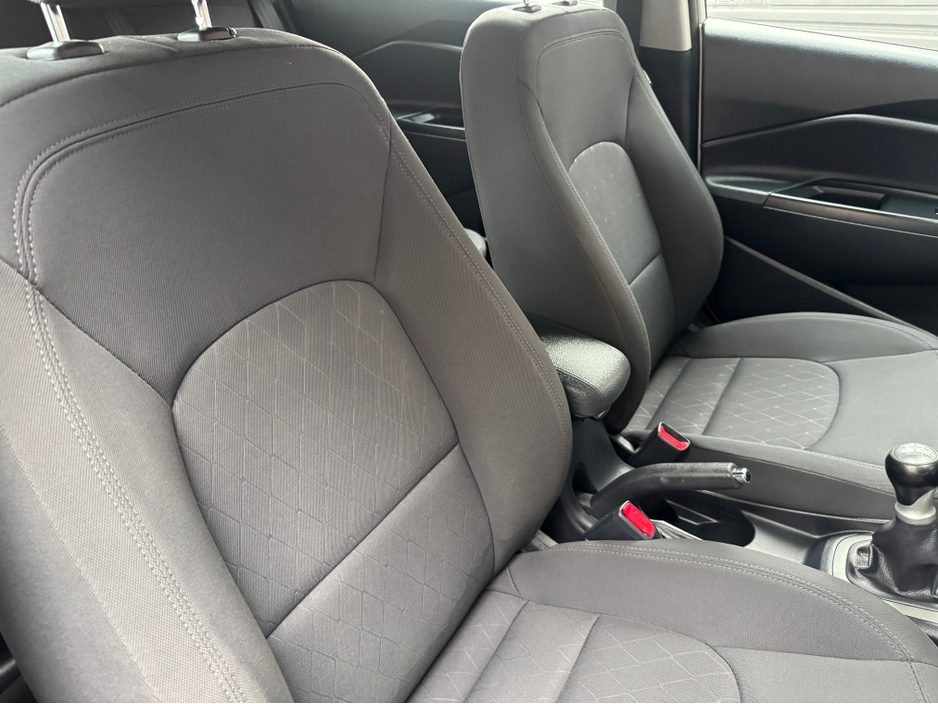 2015 Kia Rio - image 8