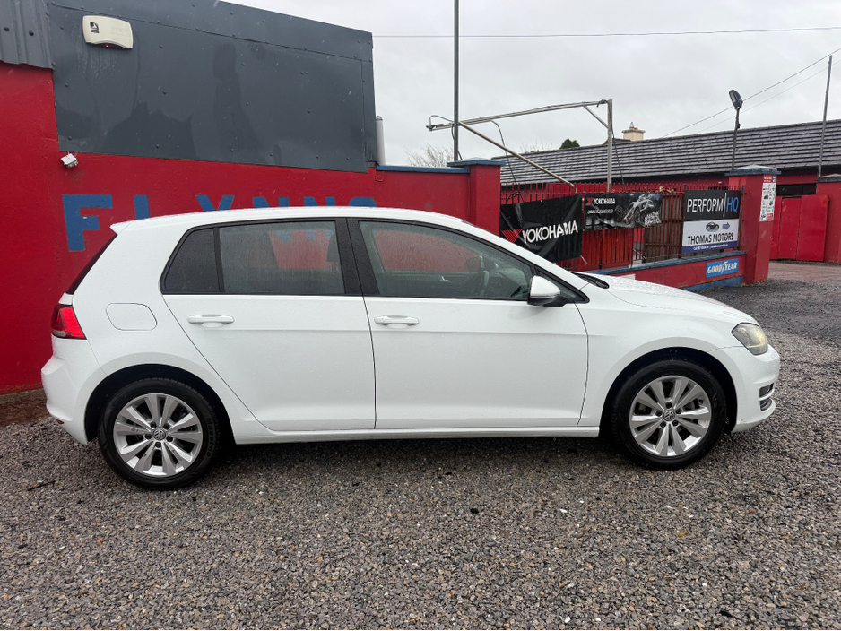 2013 Volkswagen Golf - image 6